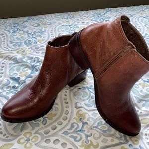Matisse brown leather booties